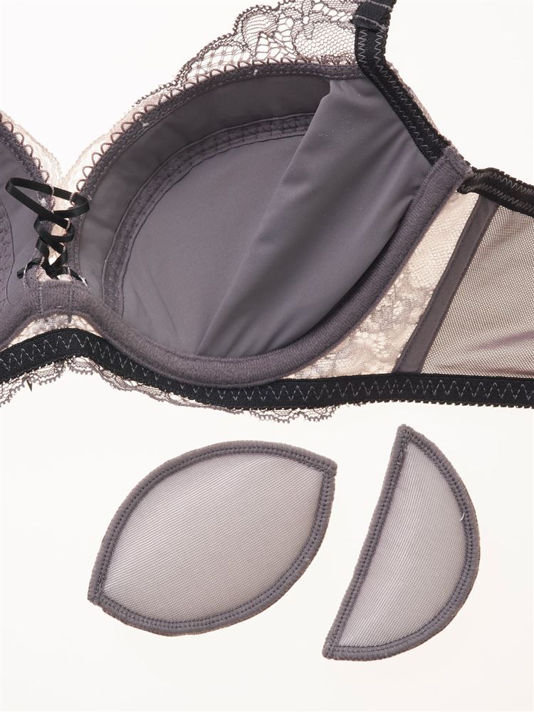Graciana Lace Bra & Panty Set – Deep Cleavage, Seamless Sides
