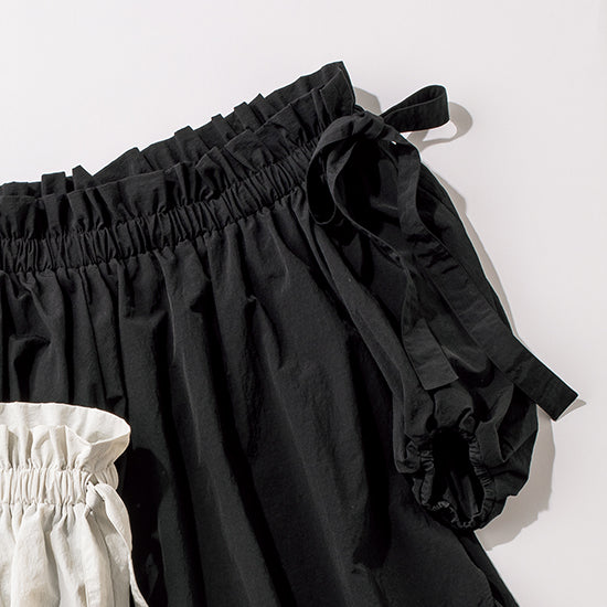 Lightweight Nylon Off-Shoulder Puff Sleeve Blouse – Greige / Black