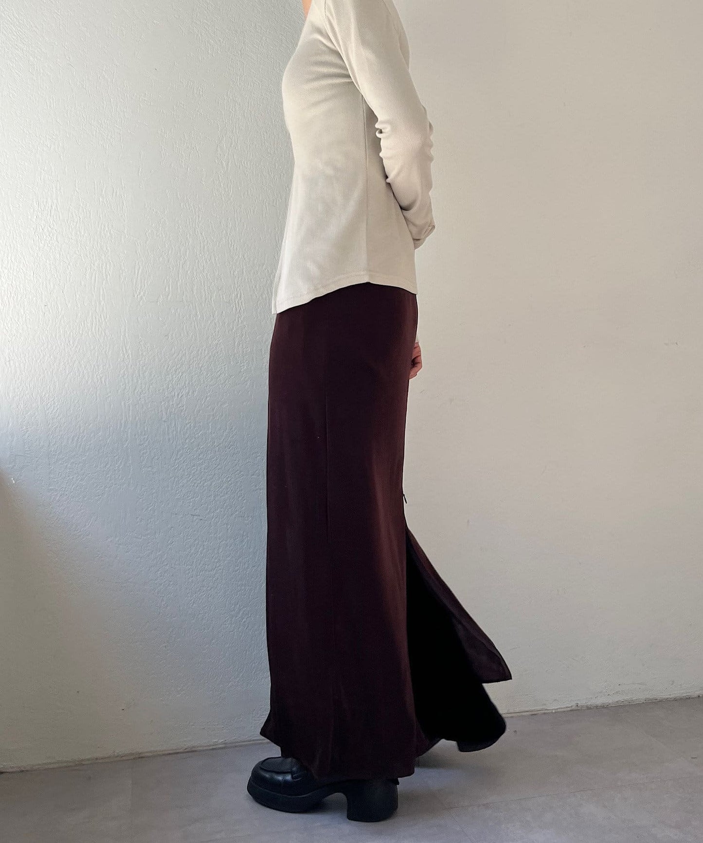 Pasterip Sheer Rib Zip Skirt Adjustable Slit Design with Sheer Ribbed Texture