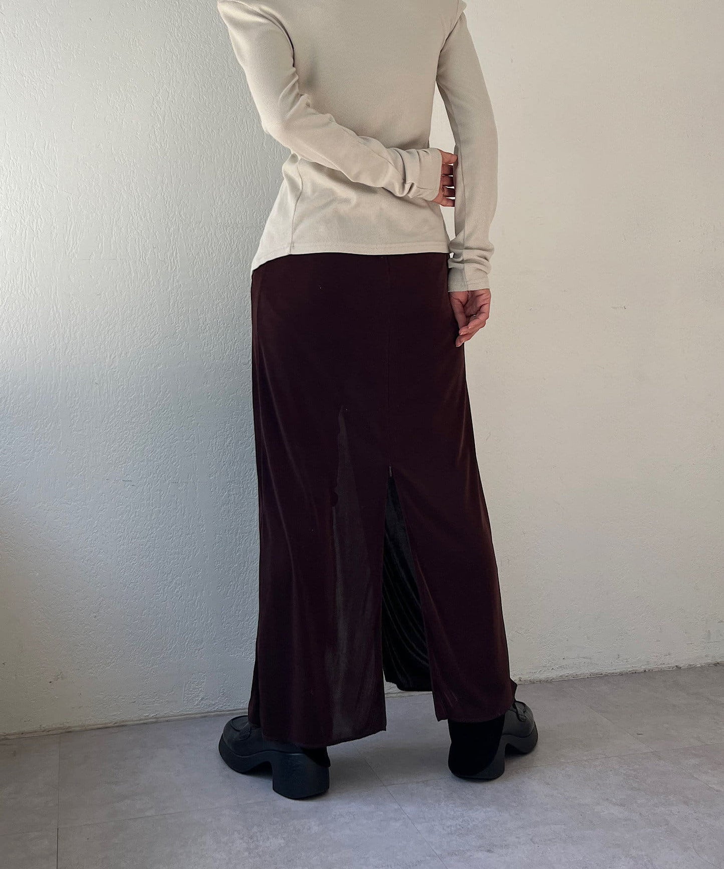 Pasterip Sheer Rib Zip Skirt Adjustable Slit Design with Sheer Ribbed Texture