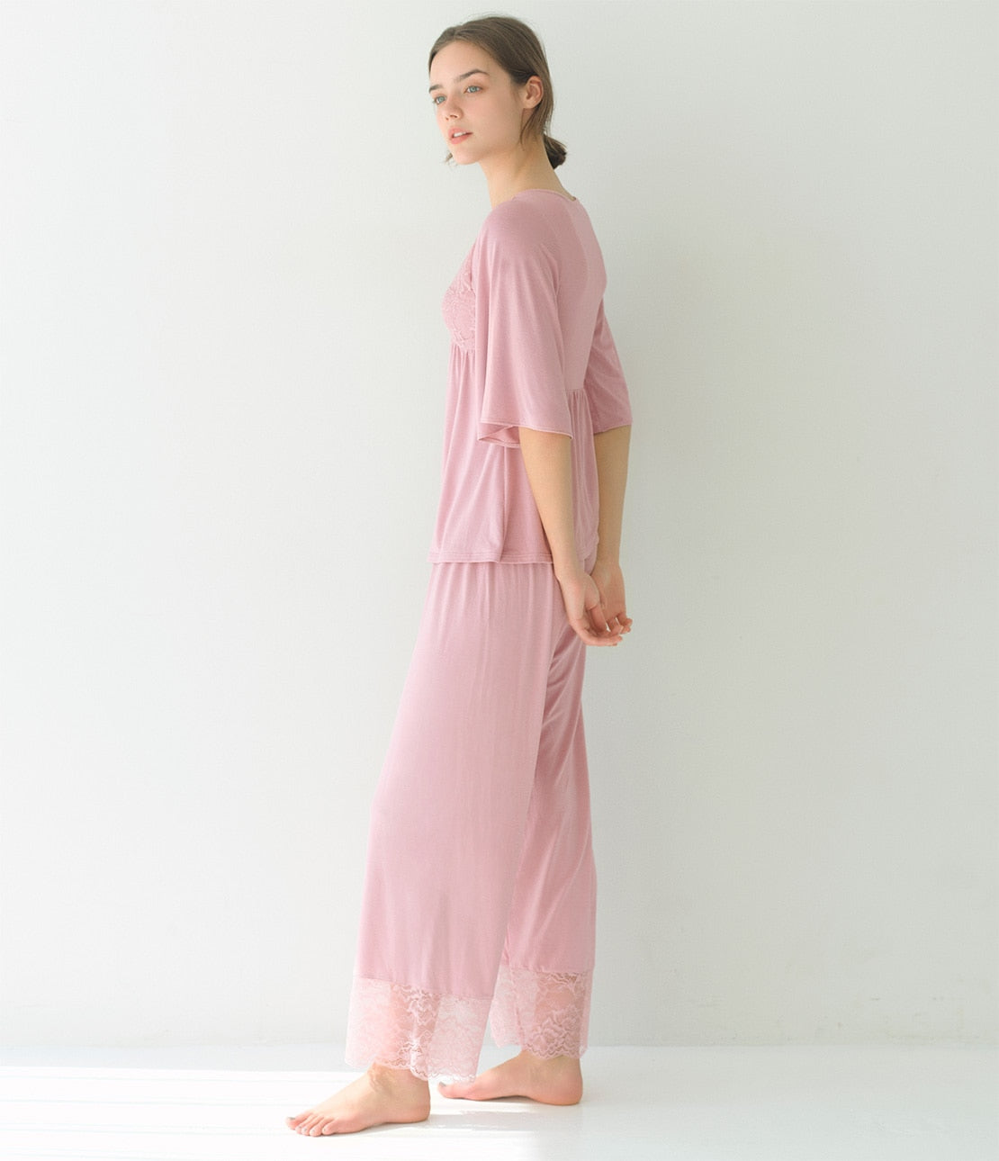 Night Bra Built-in HARA-Maki Pajamas  Bust-Support Sleepwear with Elegant Lace Design