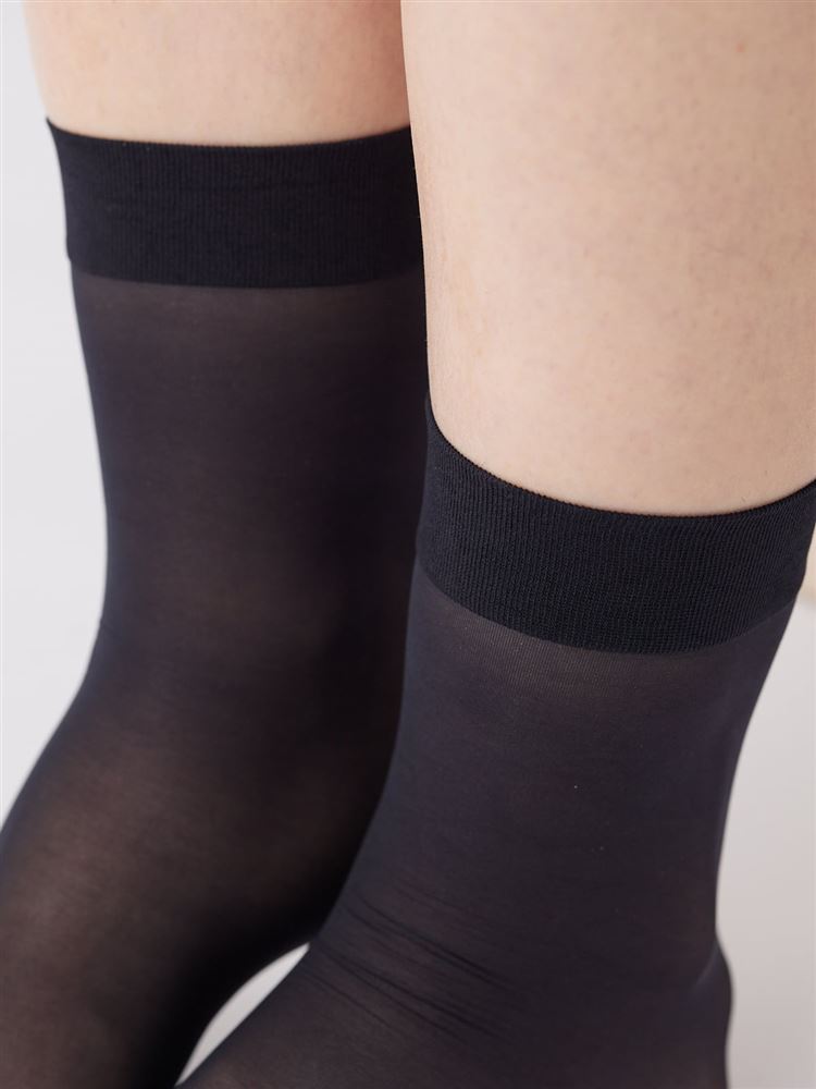 Premium “Bare Skin Foundation Feel” Run-Resistant Crew-Length Stockings | UV Protection & Anti-Odor | Made in Japan