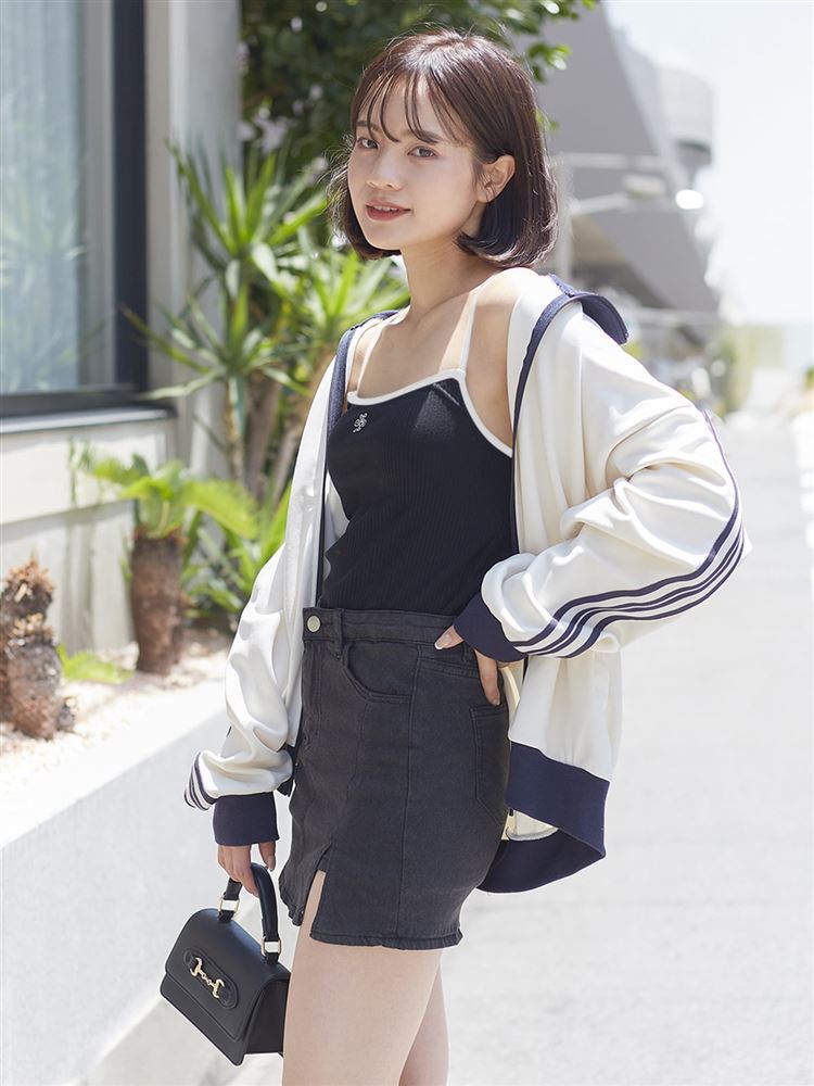[Cross-Back Detail] Embroidered Cup-Integrated Camisole | No Bra Needed, Quick-Dry Comfort