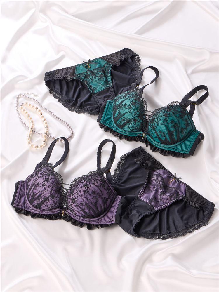 Classical Ruban Bra & Panty Set – Deep Cleavage, Elegant Lace, Stunning Confidence