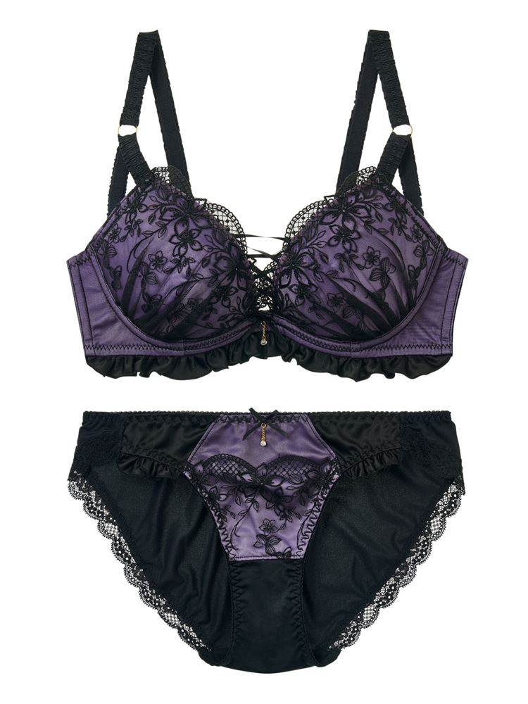 Classical Ruban Bra & Panty Set – Deep Cleavage, Elegant Lace, Stunning Confidence