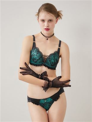 Classical Ruban Bra & Panty Set – Deep Cleavage, Elegant Lace, Stunning Confidence
