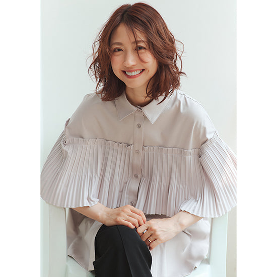 Fellini Decorative Pleated Collar Cotton Top Sophisticated Pleats with Everyday Ease