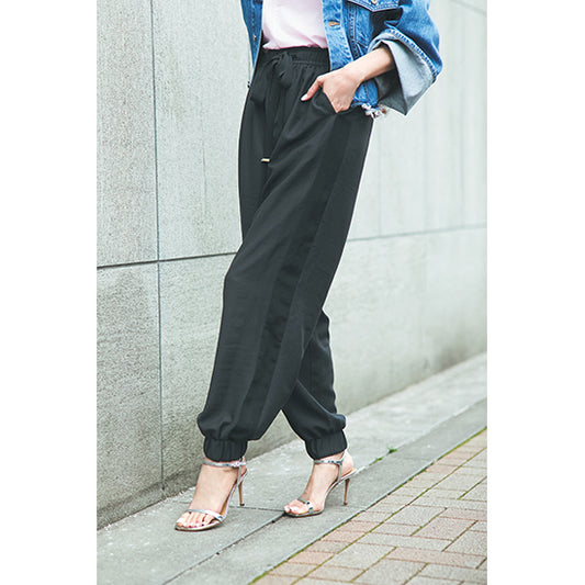 SECRET TROPHY Side Line Pants – Slimming Fit with Ribbed Ankles and Ribbon Waist