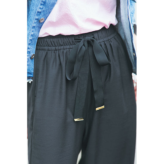 SECRET TROPHY Side Line Pants – Slimming Fit with Ribbed Ankles and Ribbon Waist