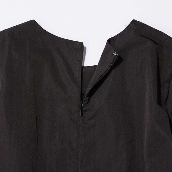 THREE SQUARE Water-Repellent Tulip Sleeve Dress – Dramatic Gather Hem – Black / Milk Tea – Washable One-Piece
