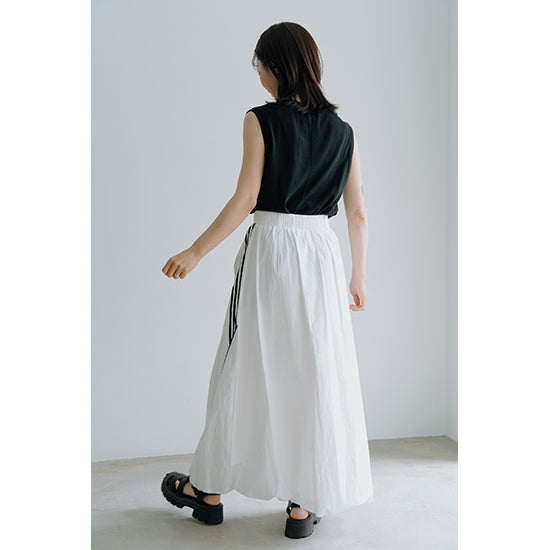etAlors Long Balloon Skirt with Sporty Piping Detail