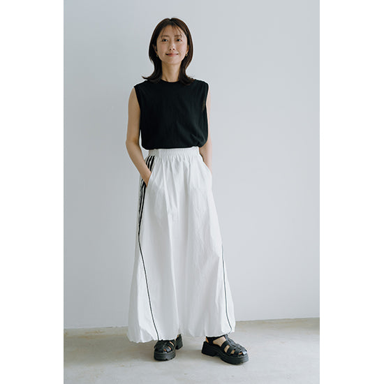 etAlors Long Balloon Skirt with Sporty Piping Detail