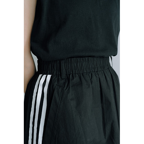 etAlors Long Balloon Skirt with Sporty Piping Detail