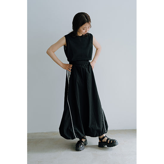 etAlors Long Balloon Skirt with Sporty Piping Detail