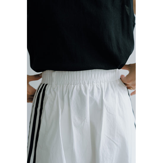 etAlors Long Balloon Skirt with Sporty Piping Detail