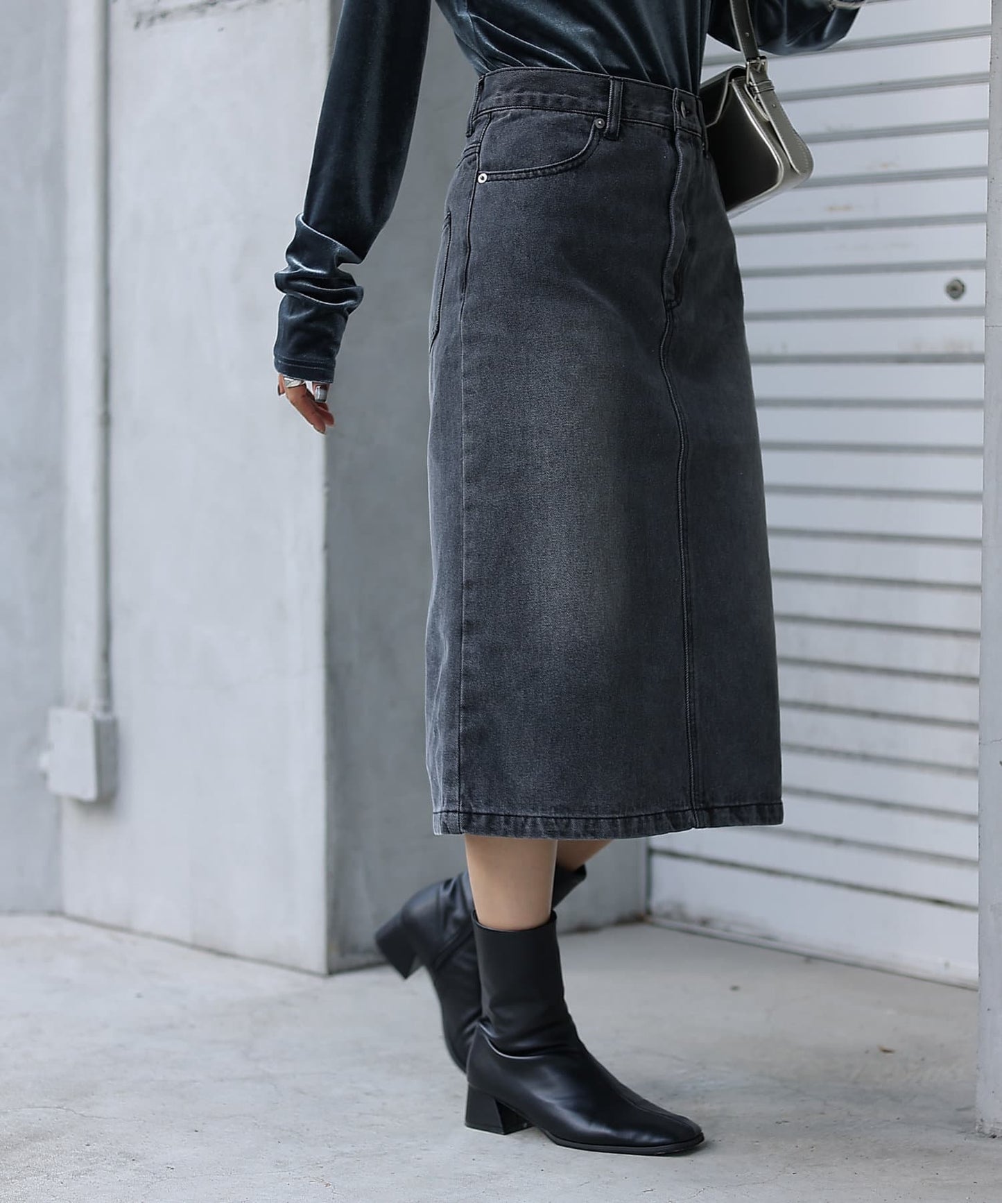 COLONY 2139 Back-Slit Midi Denim Skirt  Timeless & Versatile All-Season Essential