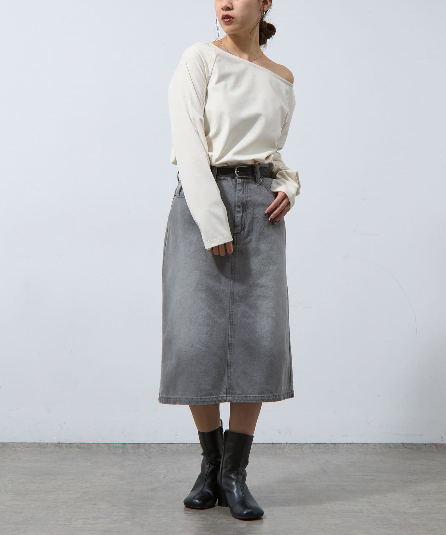 COLONY 2139 Back-Slit Midi Denim Skirt  Timeless & Versatile All-Season Essential
