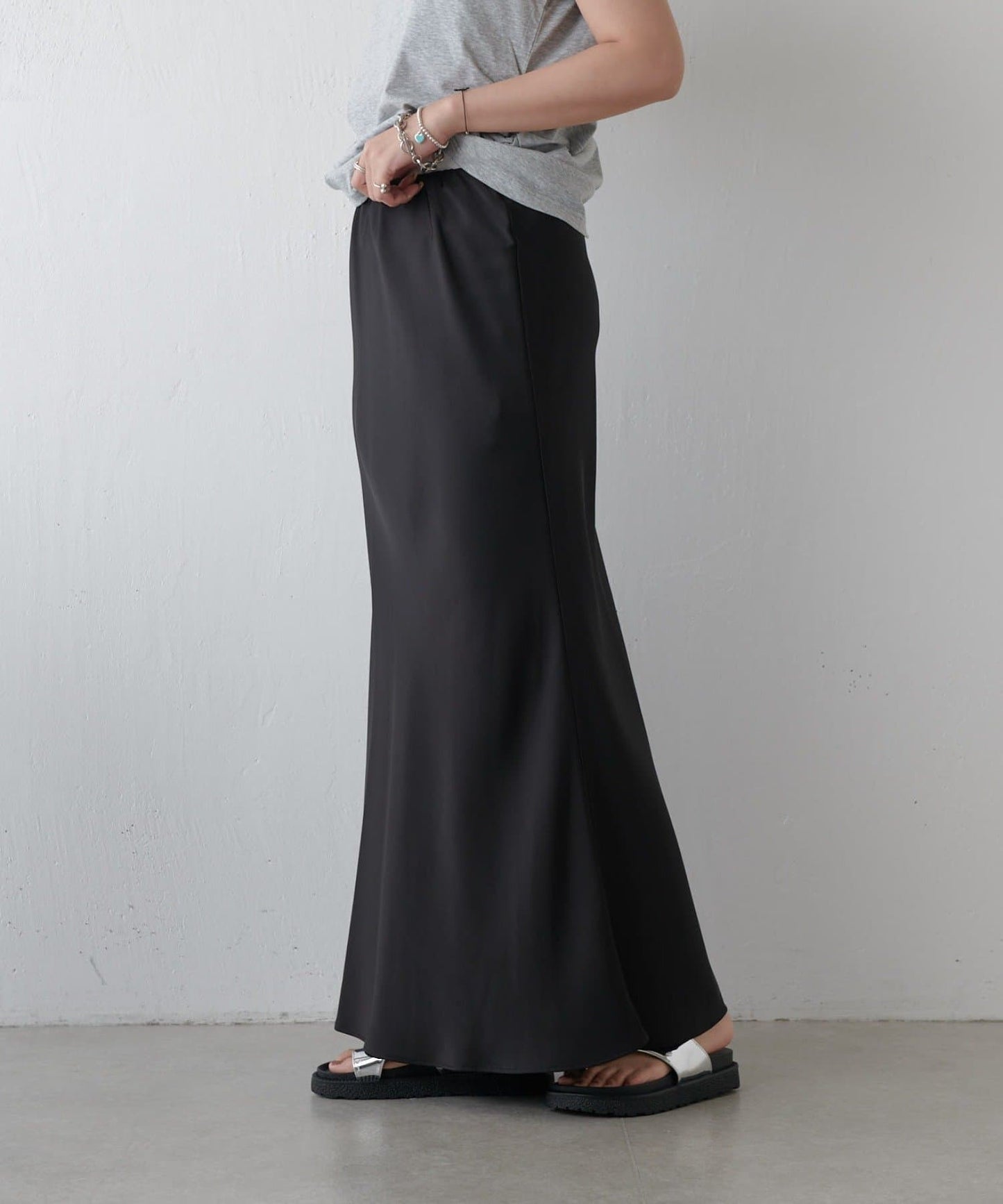 Lui’s Satin Mermaid Skirt  Elegant Bias-Cut Skirt with Flattering Silhouette