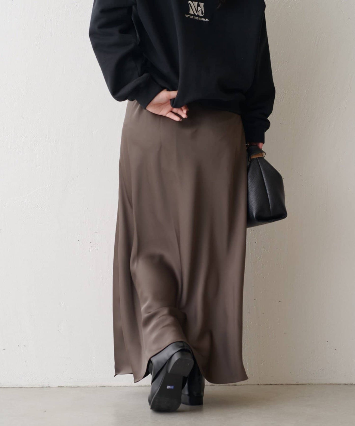 Lui’s Satin Mermaid Skirt  Elegant Bias-Cut Skirt with Flattering Silhouette