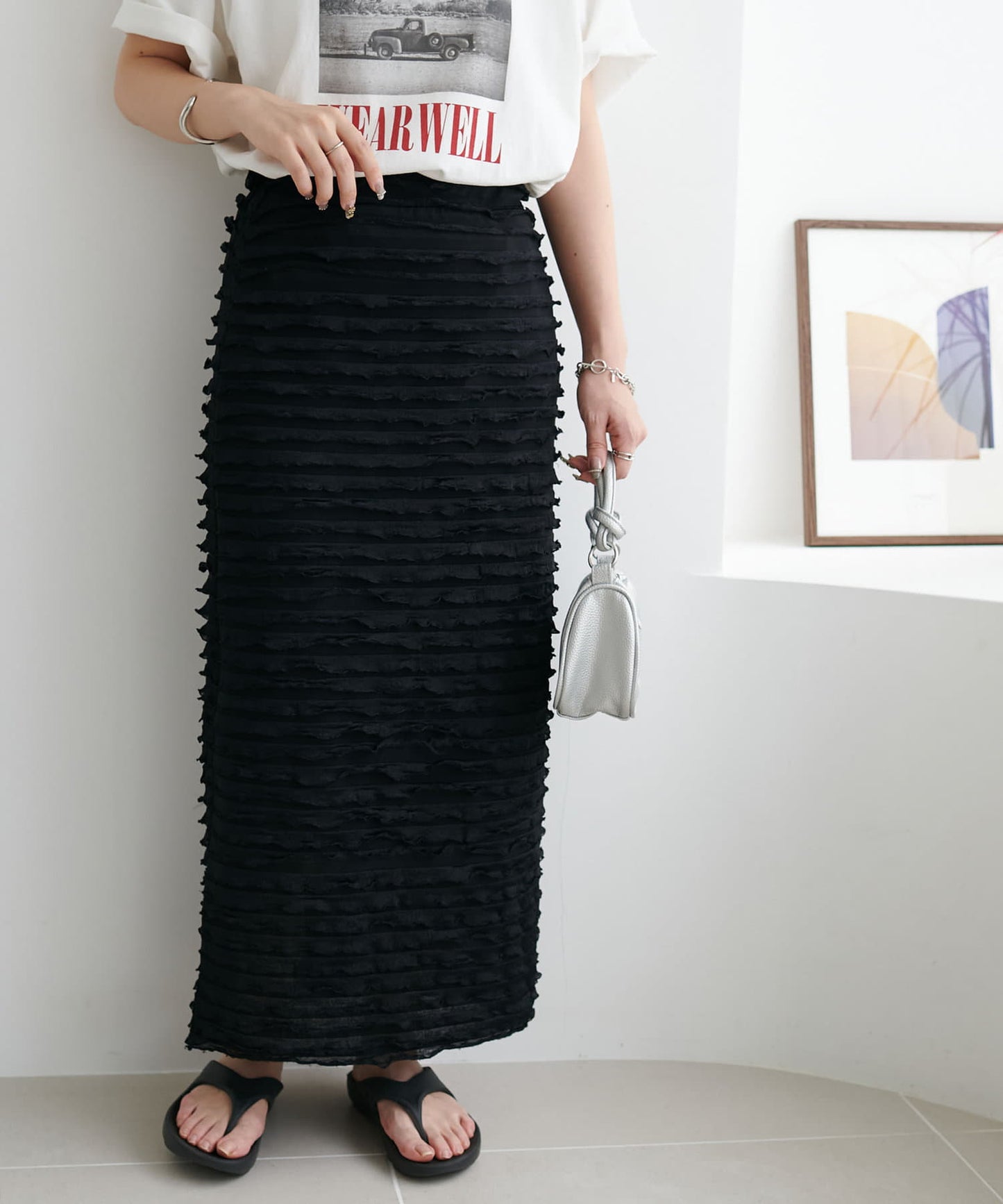 DISCOAT Frill Tiered Narrow Skirt  Slimming I-Line Silhouette & Stress-Free Fit (Web Exclusive)