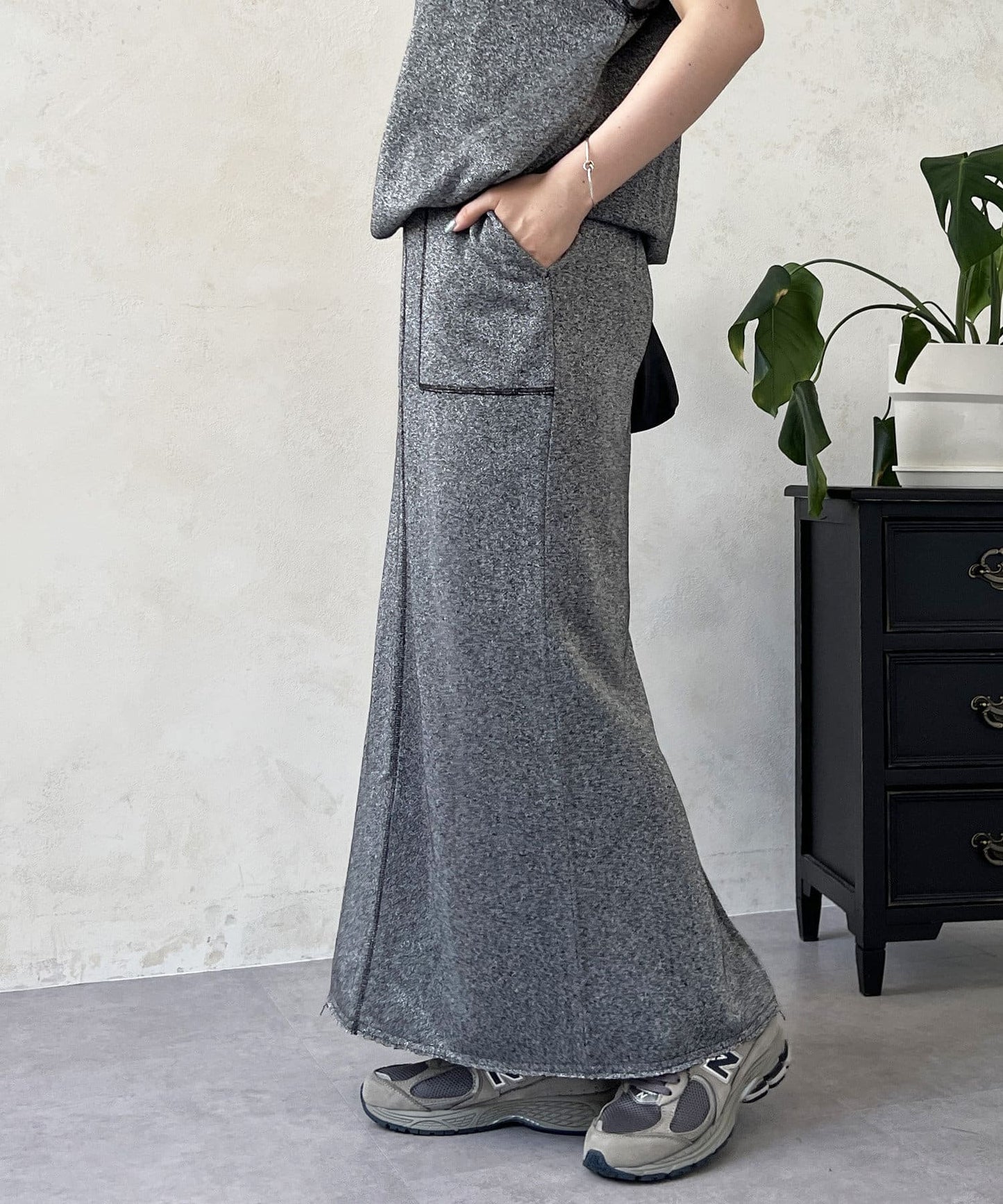 Croisiere Lame Fleece Tight Skirt  Comfortable Stretch Fit  Set-Up Wearable