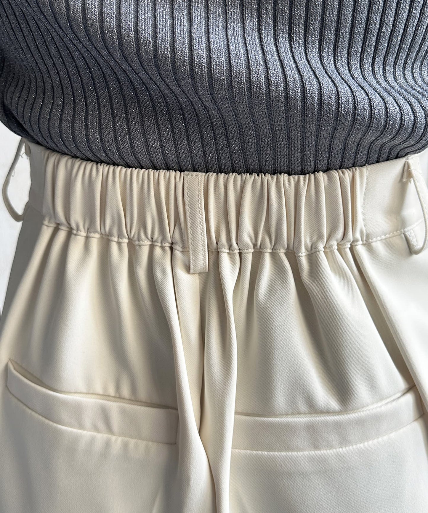 Thevon. “2-Tuck Slacks” | Relaxed Fit Pants with Wrinkle-Resistant Fabric
