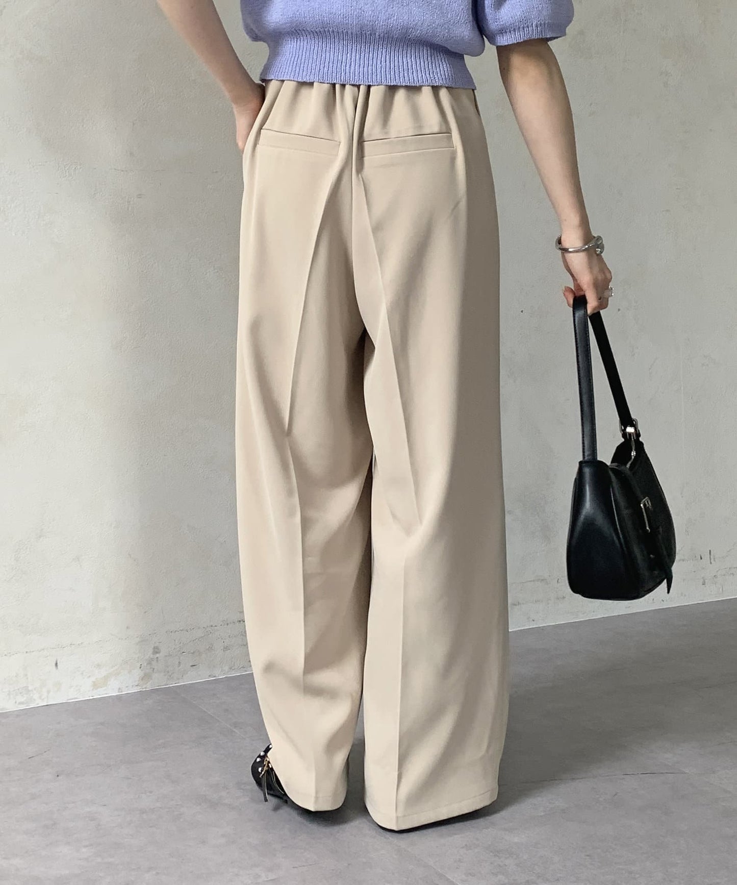 Thevon. “2-Tuck Slacks” | Relaxed Fit Pants with Wrinkle-Resistant Fabric