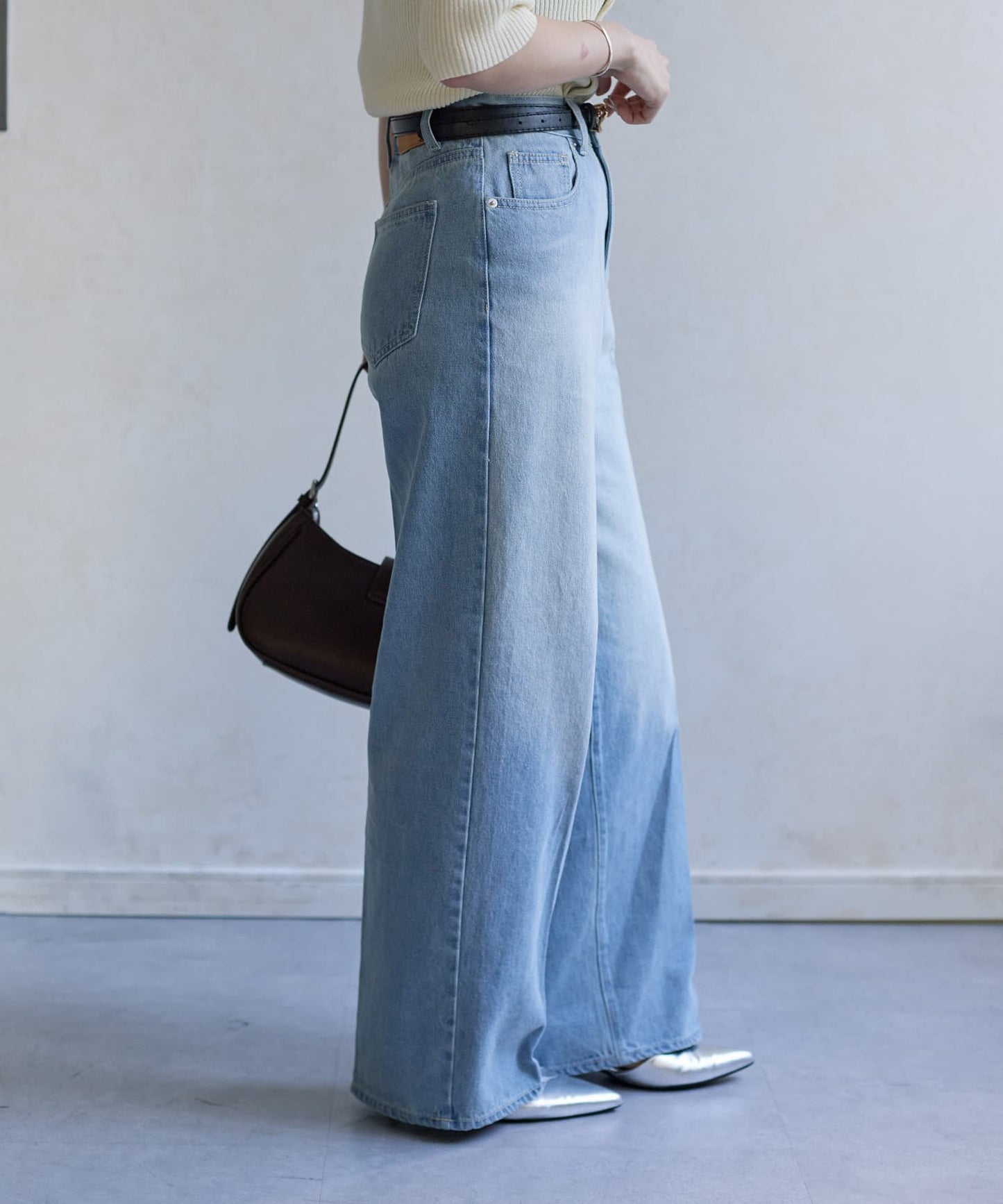 Thevon. “Yuna Project” High-Waist Straight Denim Pants  Leg-Lengthening & Adjustable Fit
