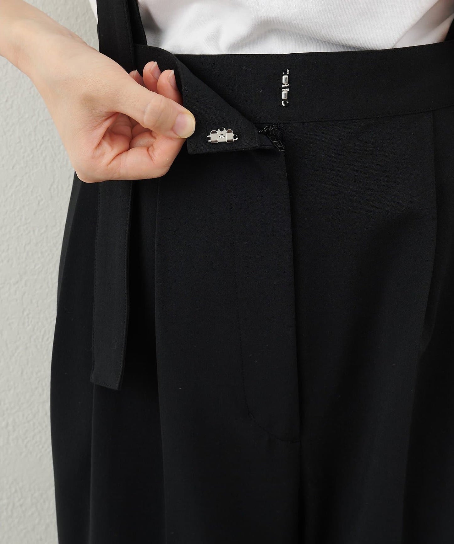 Whim Gazette “THE PAUSE” Suspender Pants  Washable Wool-Like Wide Trousers with 2-Tuck Design