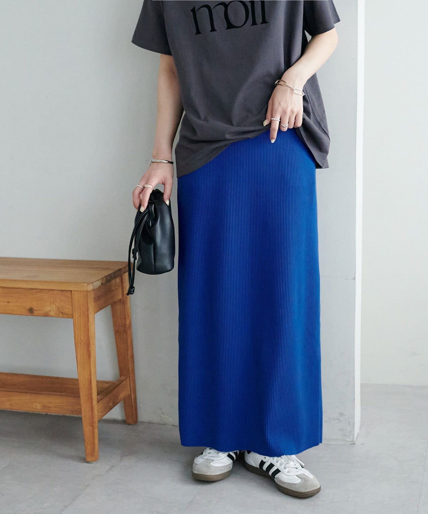 DISCOAT Rib Knit Narrow Skirt  Stretchy Slim Silhouette Skirt with Back Slit (WEB Limited)