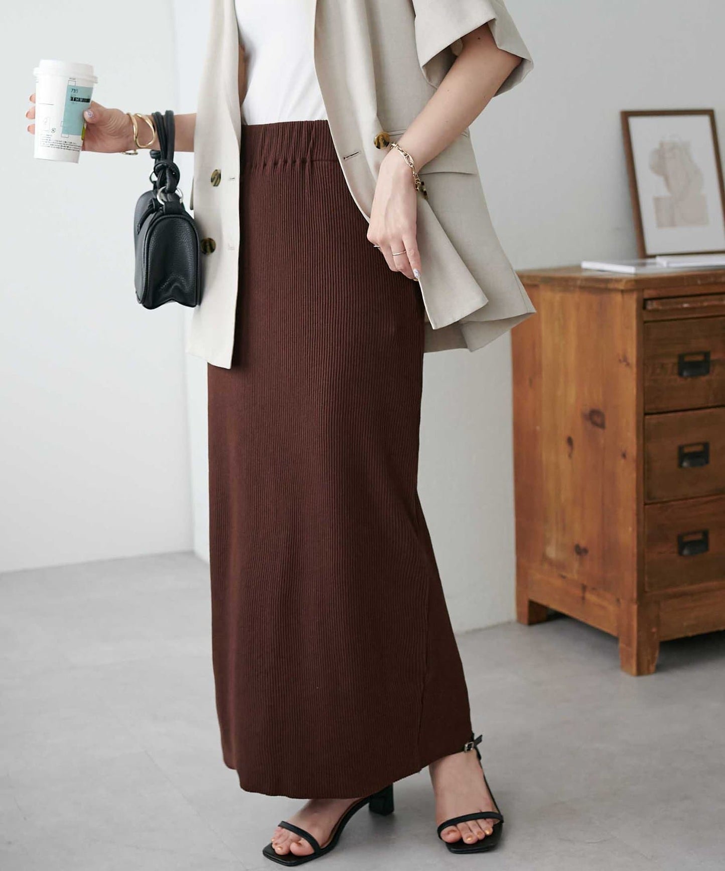 DISCOAT Rib Knit Narrow Skirt  Stretchy Slim Silhouette Skirt with Back Slit (WEB Limited)
