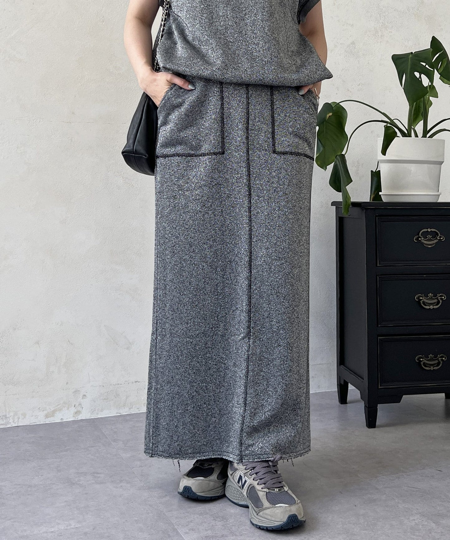 Croisiere Lame Fleece Tight Skirt  Comfortable Stretch Fit  Set-Up Wearable