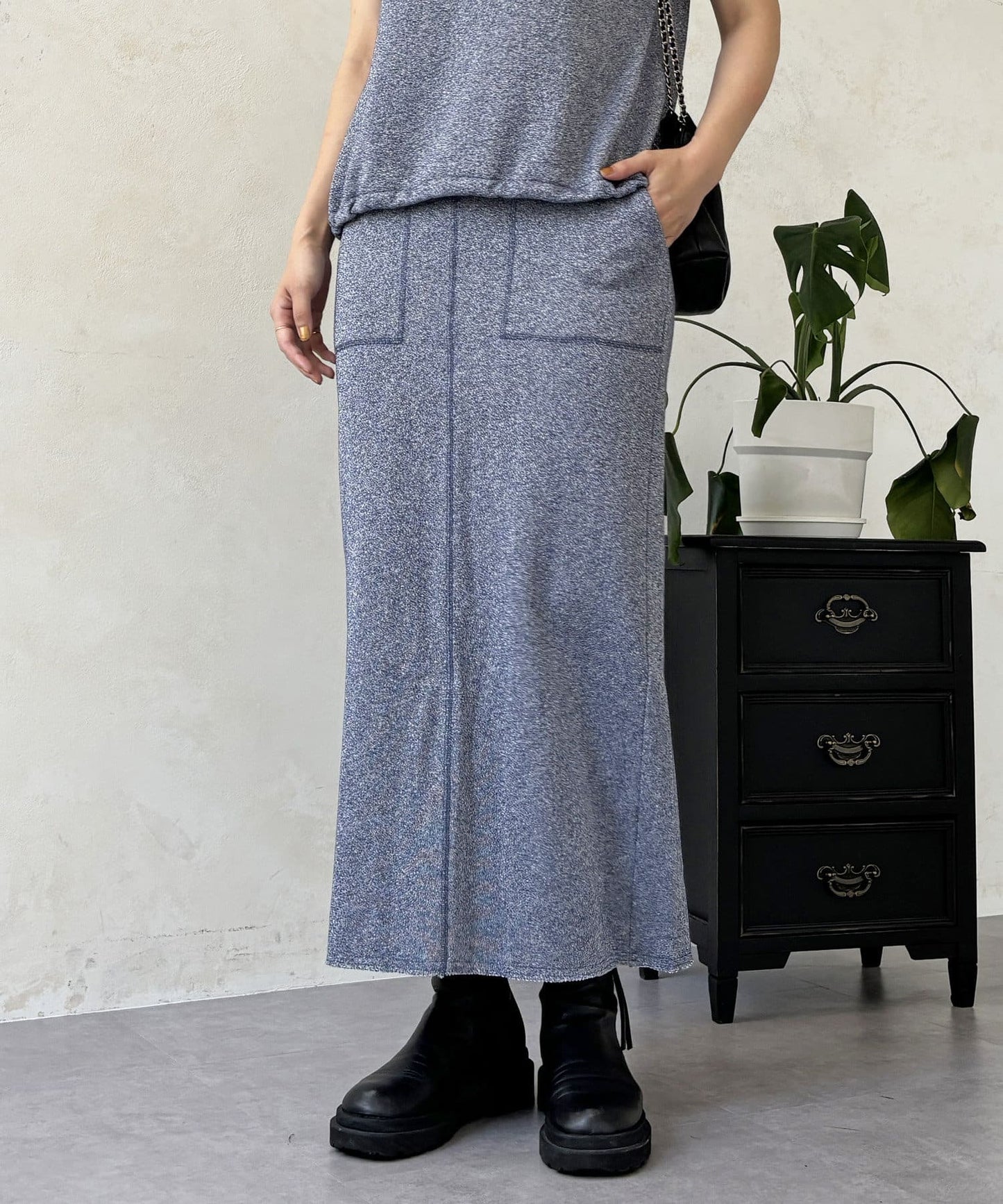 Croisiere Lame Fleece Tight Skirt  Comfortable Stretch Fit  Set-Up Wearable