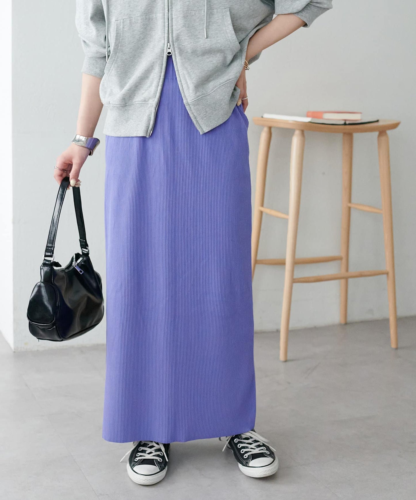 DISCOAT Rib Knit Narrow Skirt  Stretchy Slim Silhouette Skirt with Back Slit (WEB Limited)
